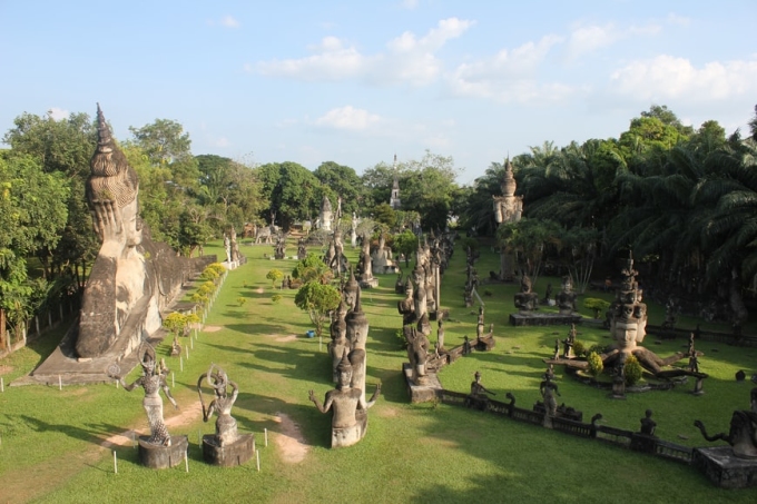 TSTtourist-diem-den-nuoc-ngoai-thuan-tien-di-lai-cho-khach-viet-he-4