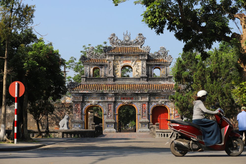 TSTtourist-nhung-diem-check-in-tren-duong-chay-marathon-hue-4