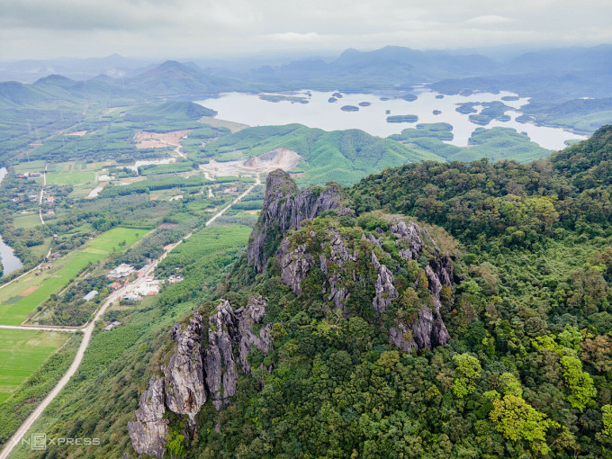 TSTtourist-nui-thieng-than-dinh-1