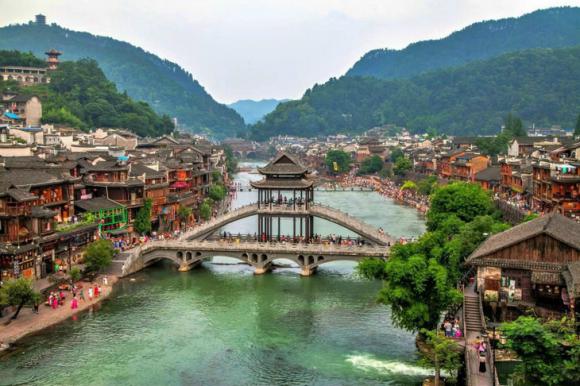 Du khách đi Trung Quốc vẫn phải xét nghiệm COVID-19
