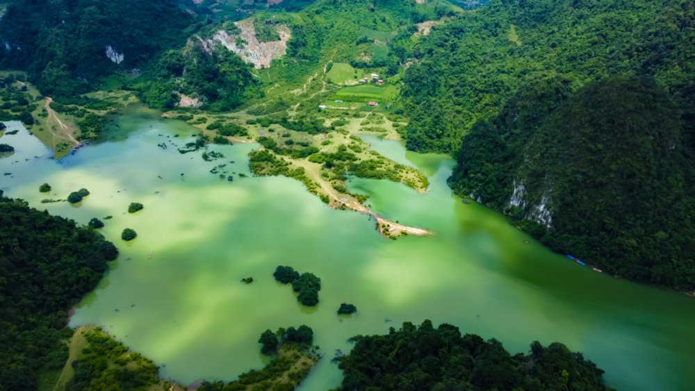TSTtourist-dong-lam-mua-nuoc-len-8