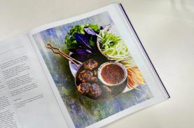 Bún chả vào sách dạy nấu ăn nhân 70 năm trị vì của Nữ hoàng