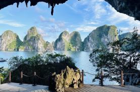 Khám phá hang động 'ngôn tình' trên vịnh Hạ Long