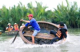 Trải nghiệm múa thúng trên sông tại rừng dừa Bảy Mẫu - Hội An