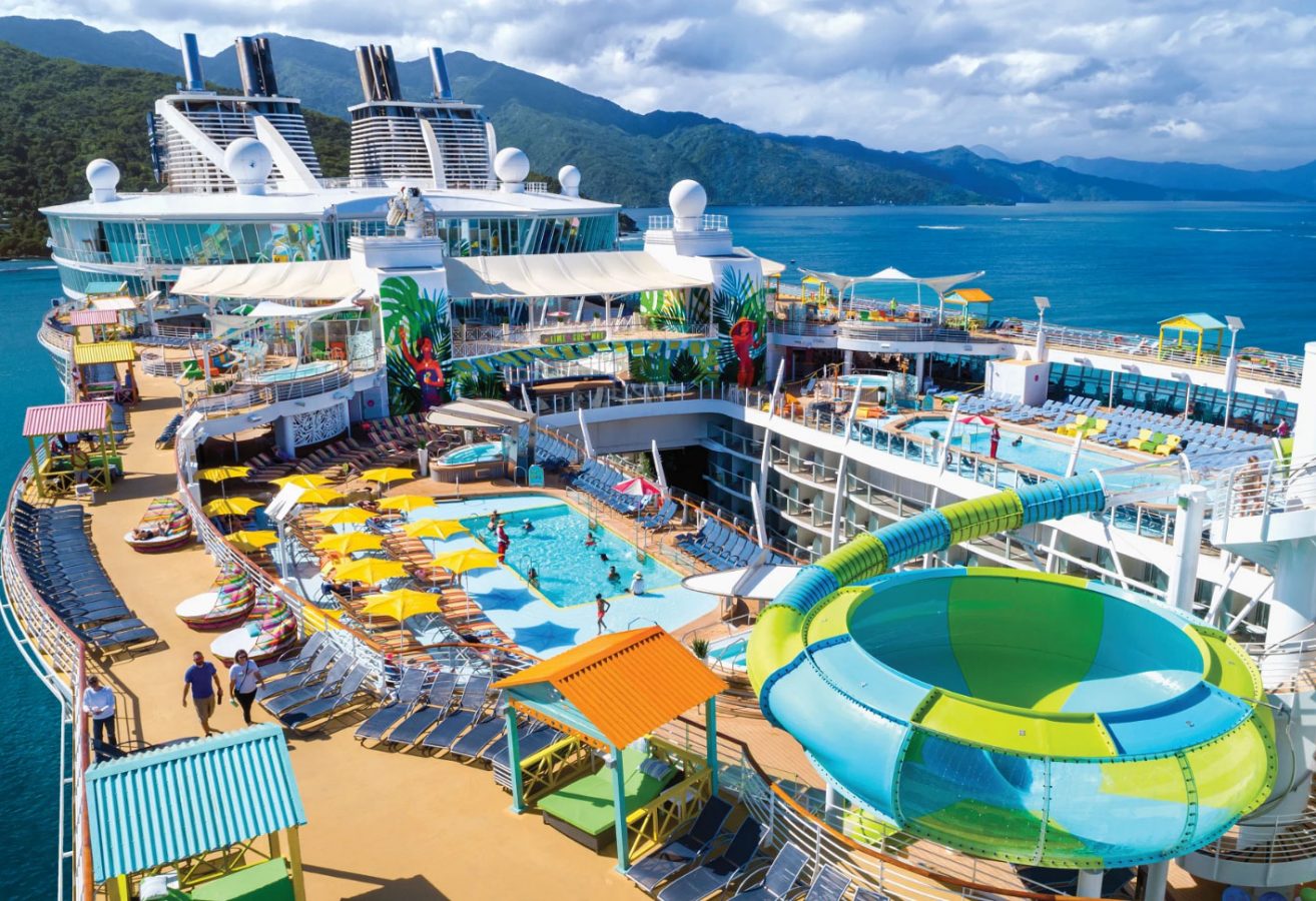 Oasis of the Seas - “ốc đảo” sinh động giữa mênh mông sóng nước đại dương