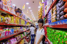 Cô gái Việt bất ngờ khi shopping ở Ấn Độ