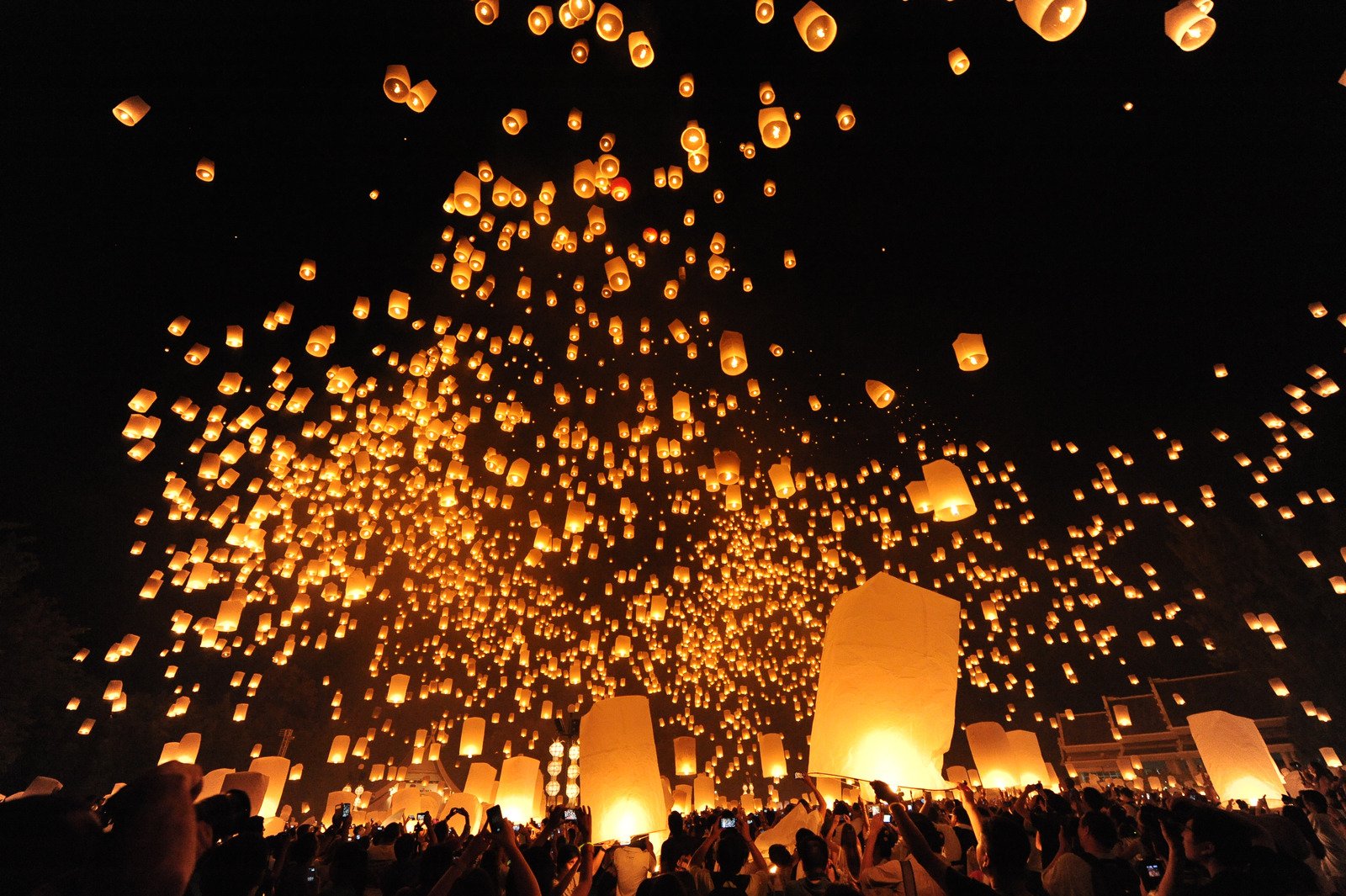 Lễ hội thiên đăng Yi Peng