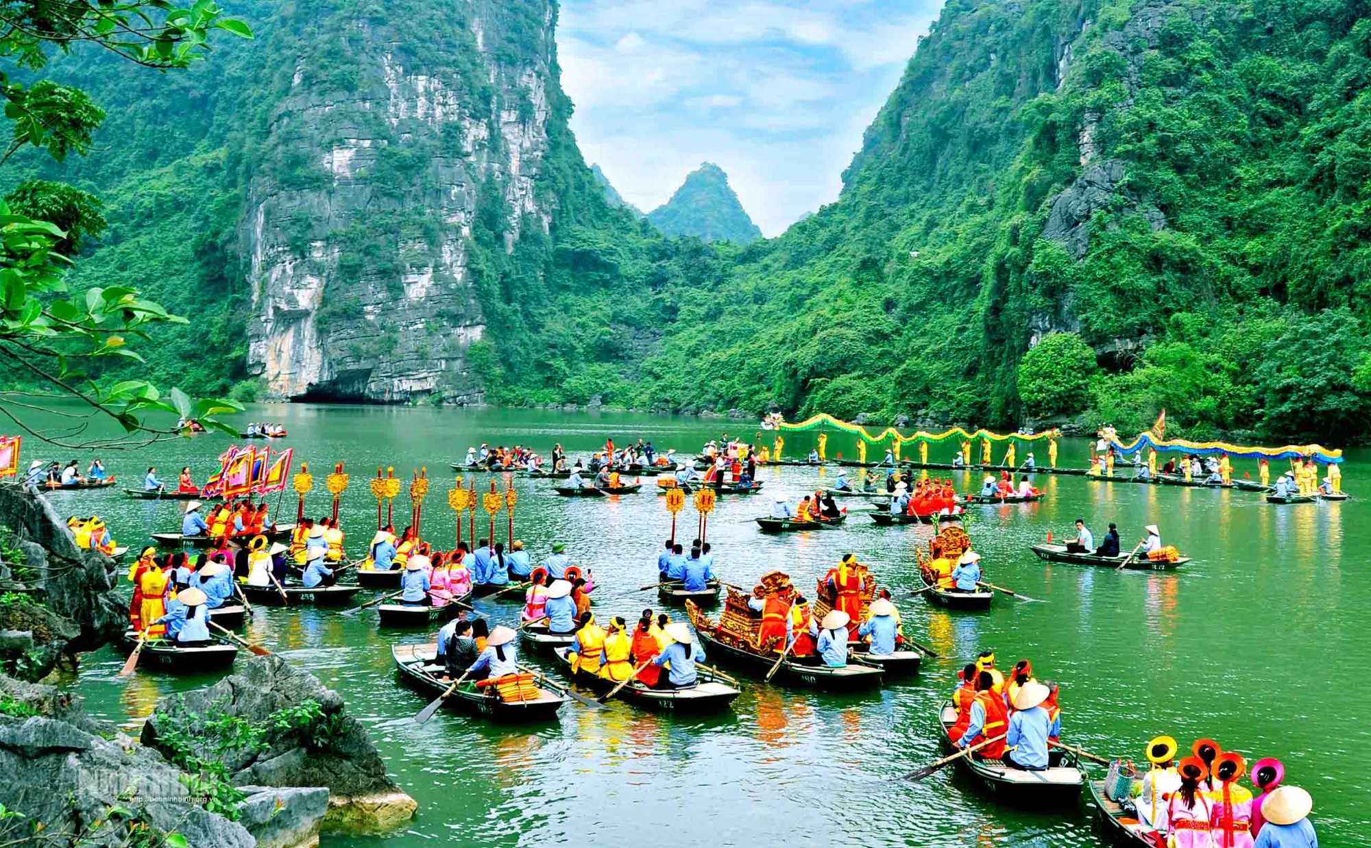 Lễ hội Tràng An, còn gọi là lễ hội thờ Đức Thánh Minh Đại Vương