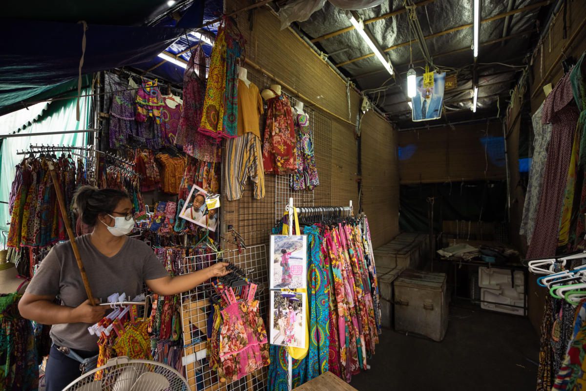 TSTtourist-su-hoi-sinh-cua-ngoi-cho-bieu-tuong-o-thai-lan-1