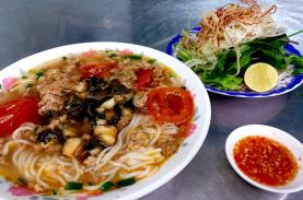 Bún riêu kiểu Bắc đông khách giữa Sài Gòn